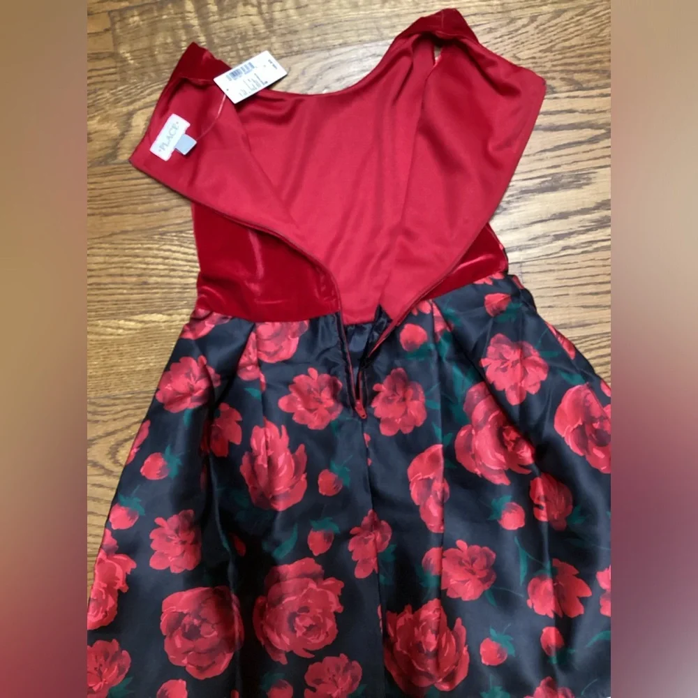 Children’s Place Velvet and taffeta Floral dress. Size 8